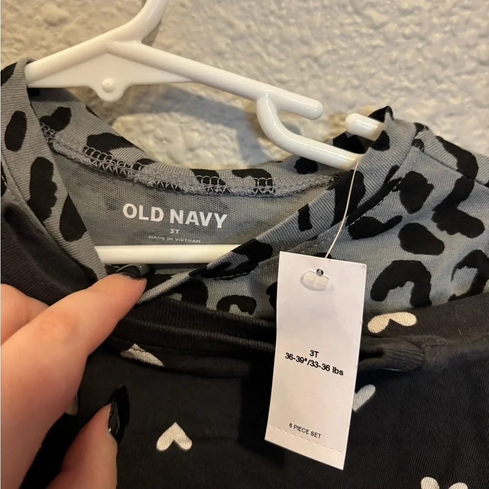 Old Navy 3-Pack Kids 3T Shirts